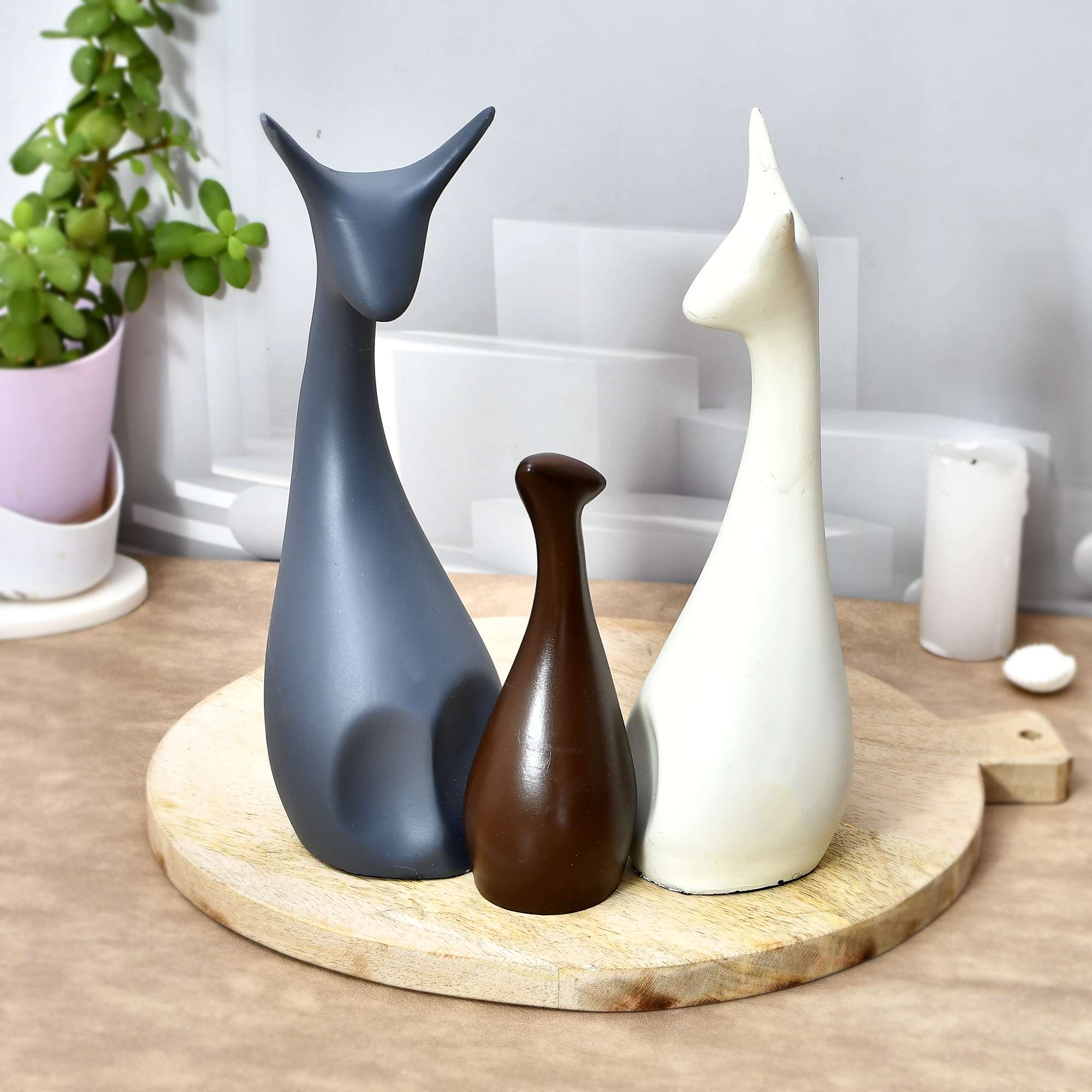 Giraffe Family 3-Piece Showpiece – Antique Finish Polyresin Figurines for Home Décor, Living Room & Gifting